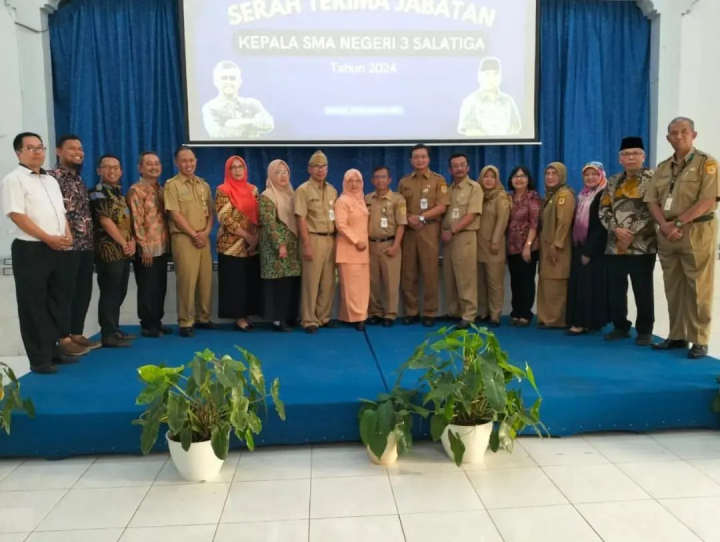 Image of Serah terima Jabatan Plt Kepala SMAN 3 Salatiga Bpk Drs. Supriyanto,M.Pd. Selamat mengemban tugas baru, semoga diberikan kemudahan dalam memaajukan dunia pendidikan